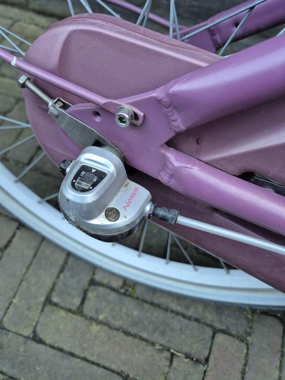 Roze Alpina Mood meisjesfiets 24 inch 3 versnellingen