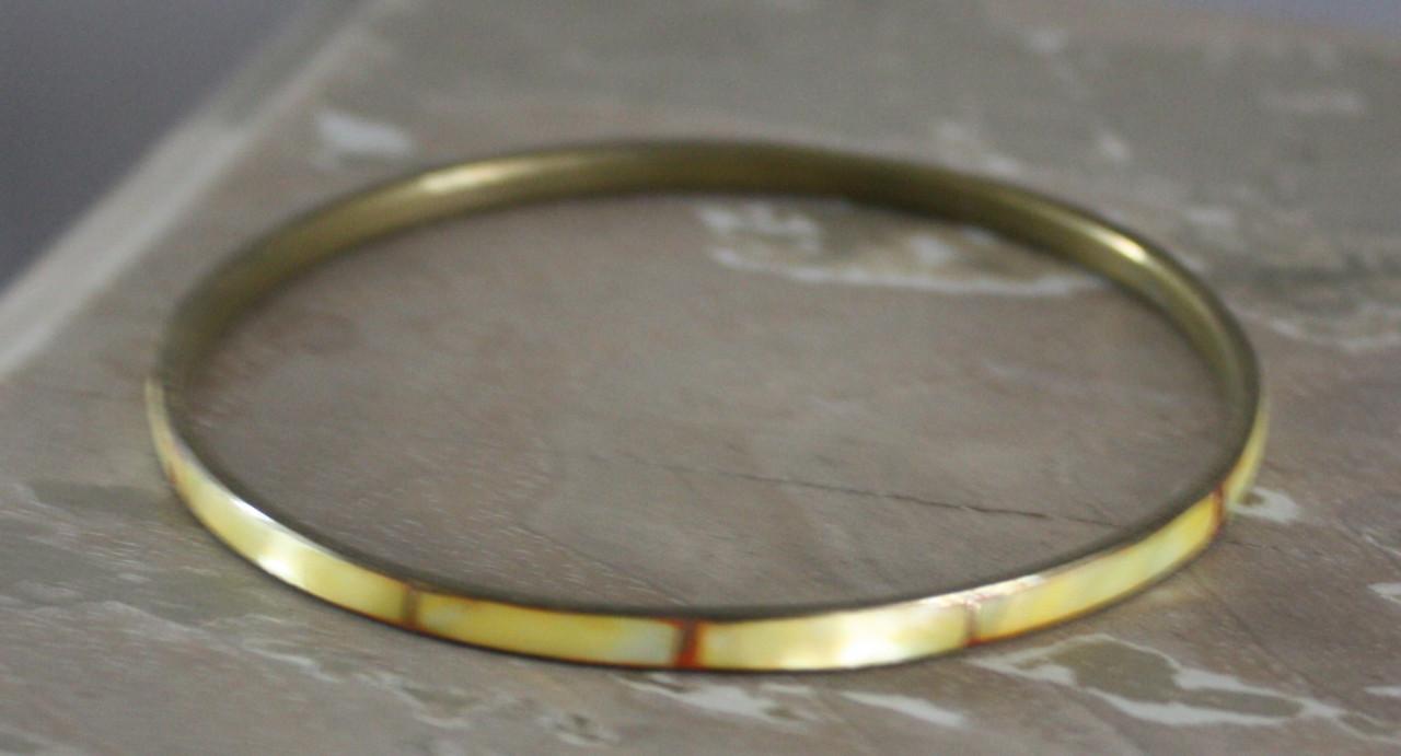 Metalen armband met parelmoer