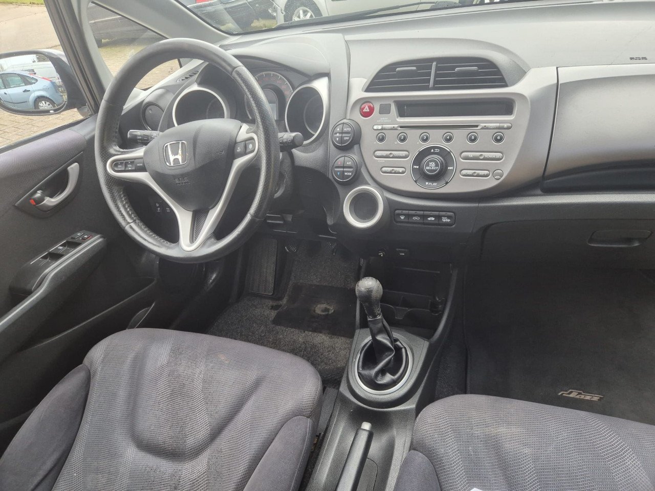 Honda JAZZ 1.4 Comfort 5deurs bj:2010 airco lm-velgen i.z.g.st