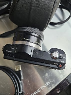 Werkende Sony A5000 camera incl opbergtas en lens...