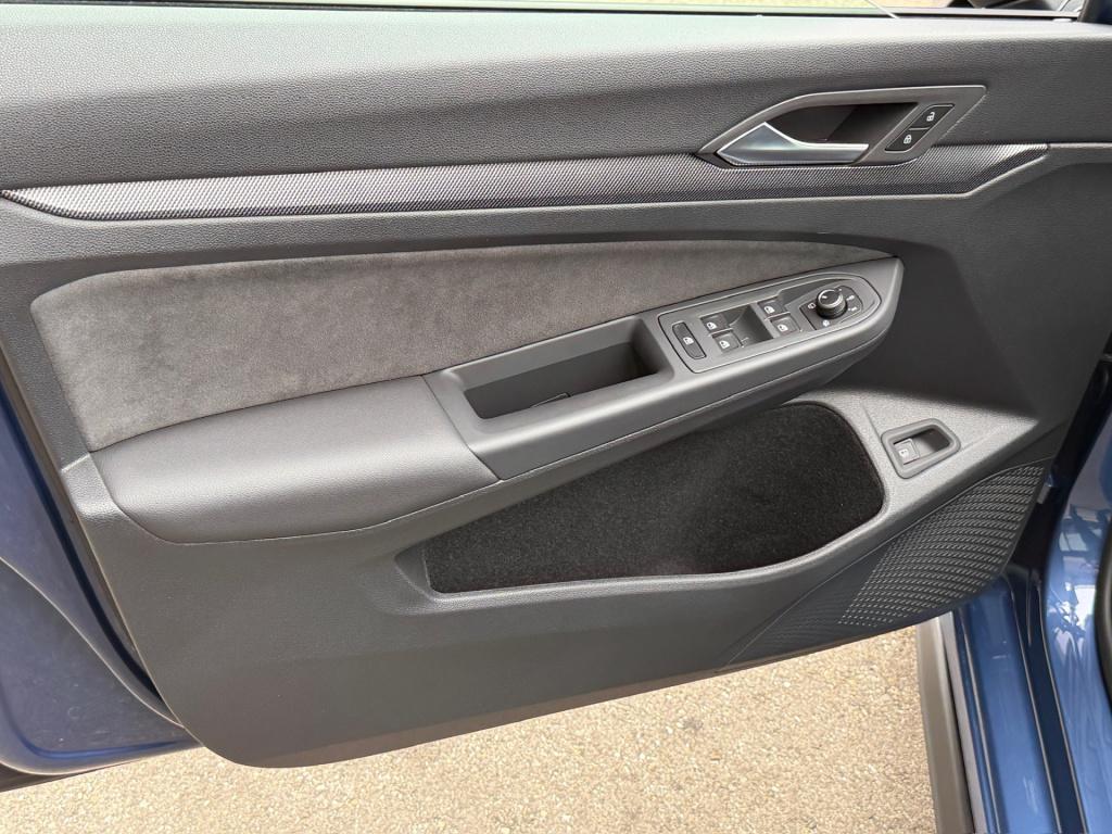 Volkswagen Golf 1.5 ehybrid gte | black style | iq light | camera | head-up