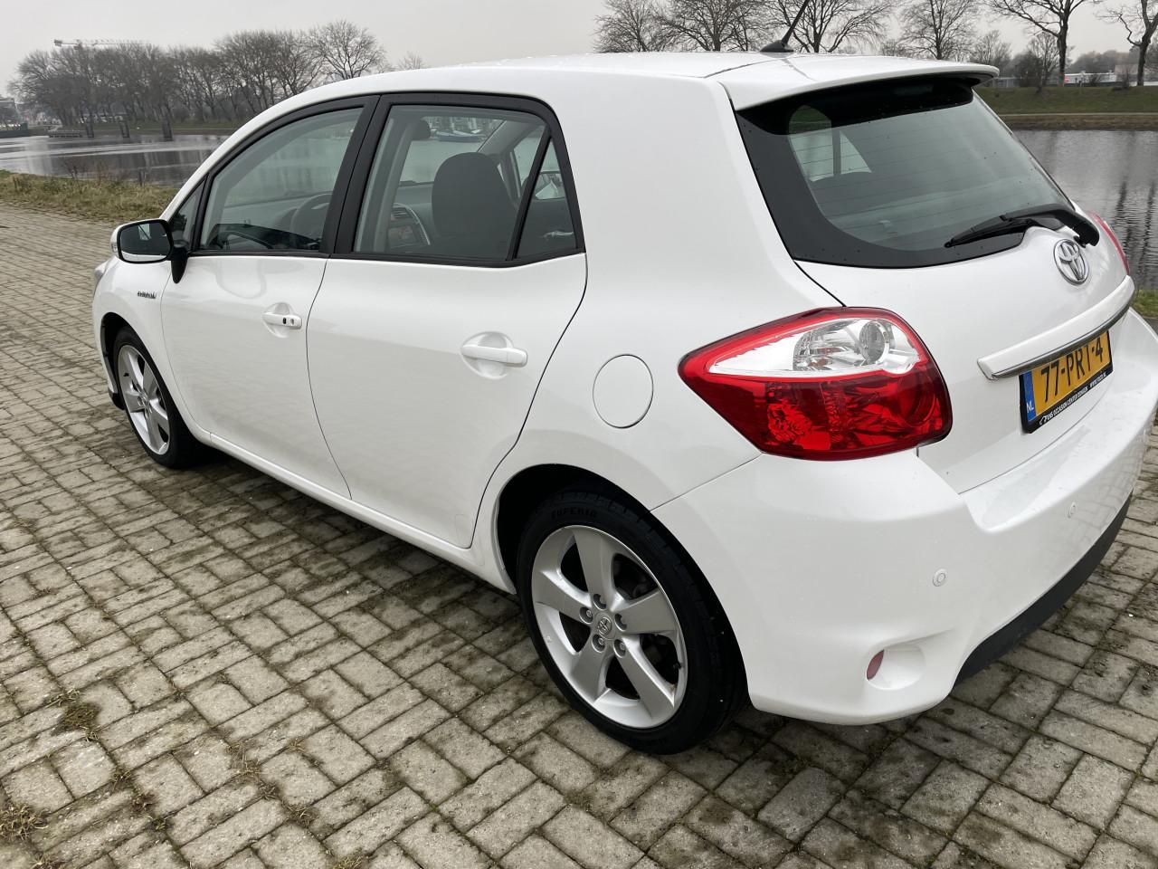 Toyota auris 1.8 full hybrid dynamic