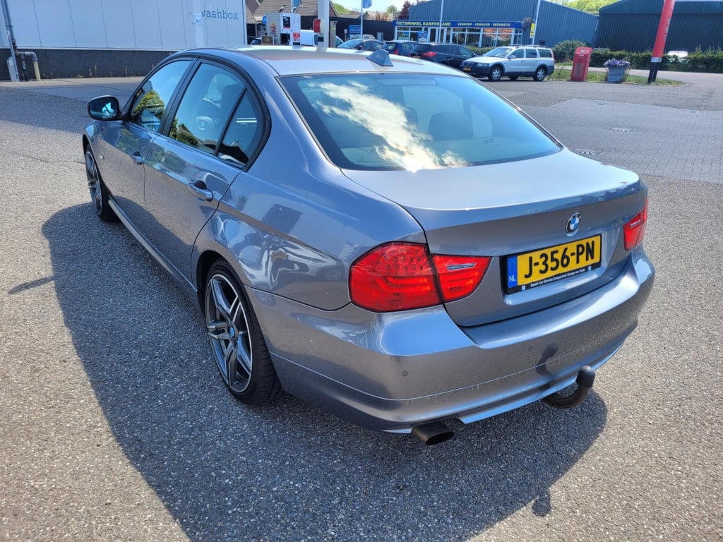 BMW 3-serie 316i business line navi.