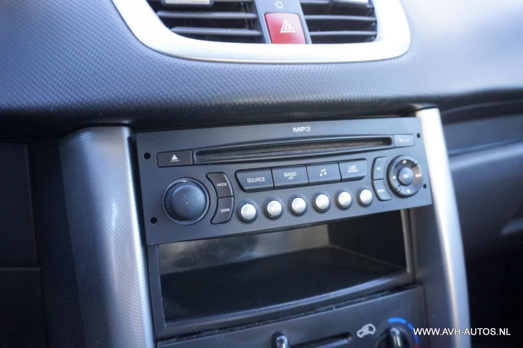 Peugeot 207 1.4 vti xs
