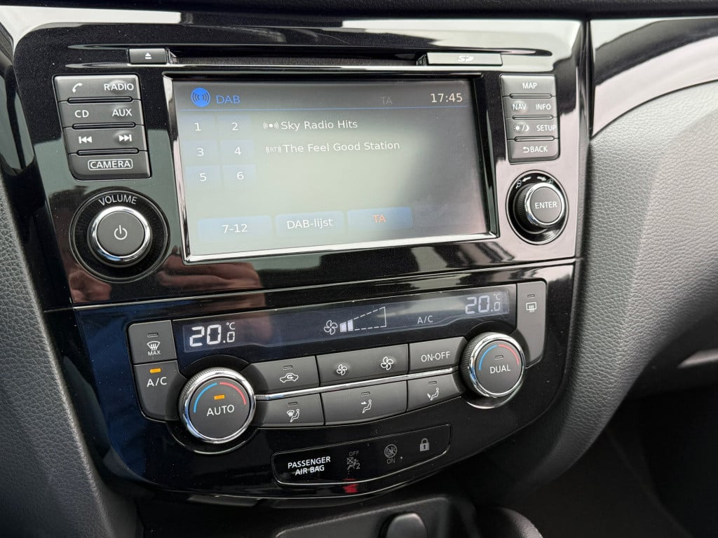 Nissan Qashqai 1.2 connect edition
