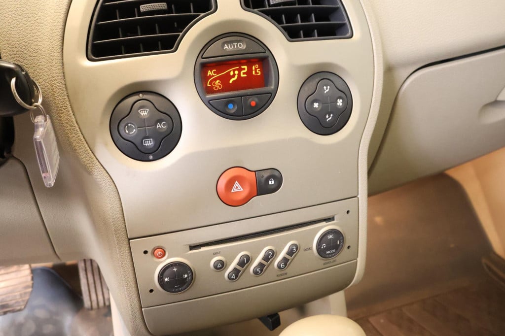 Renault Modus 1.6-16v initiale nl auto, 2e eigenaar, nap, pdc v+a, trekhaak