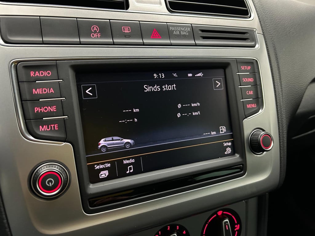 Volkswagen Polo occasion 1.0 bluemotion edition | zwart | airco | tweedehan