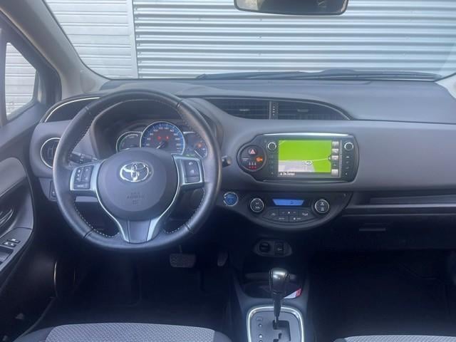 Toyota Yaris 1.5 hybrid trend bi-tone