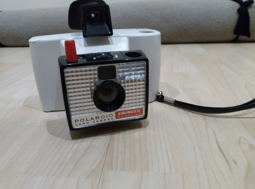 Swinger Polaroid camera
