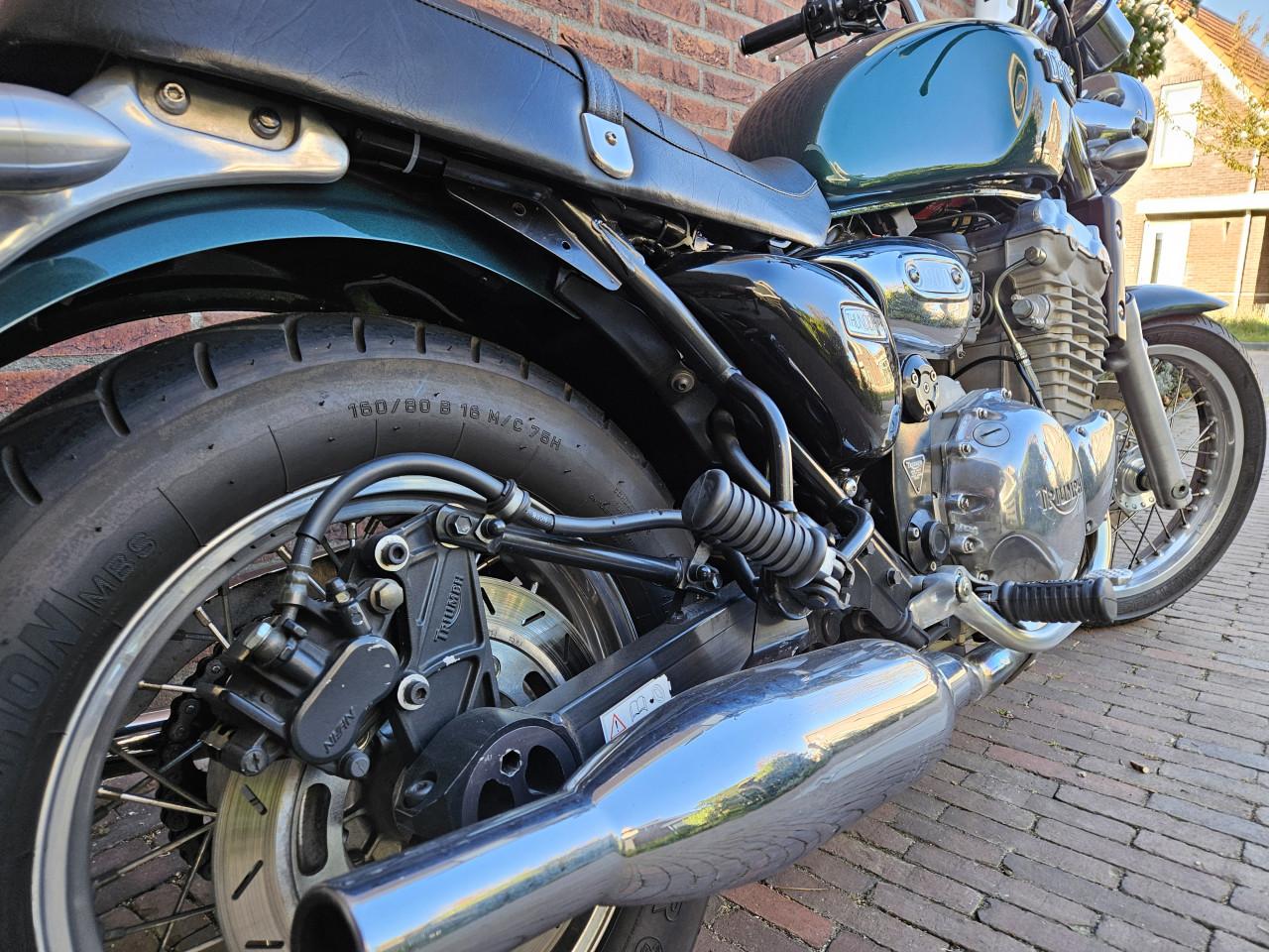 Triumph Thunderbird 900