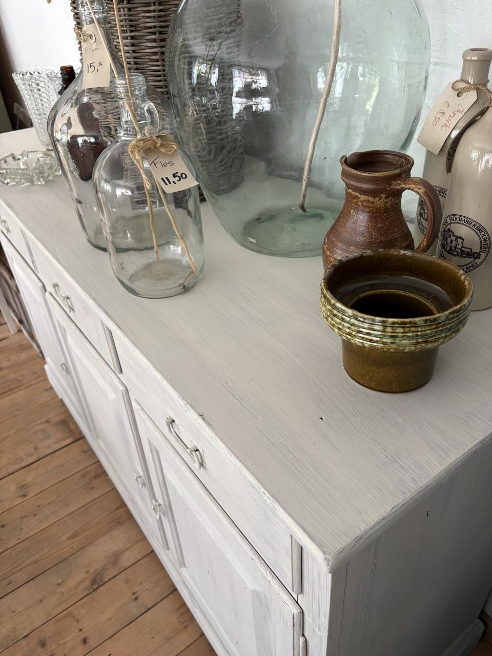 Dressoir met 3 deurtjes en 3 laadjes