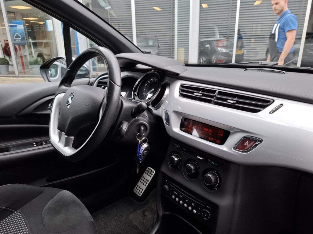 Citroen DS3 1.4 vti 95 chic airco/lmv/trekhaak