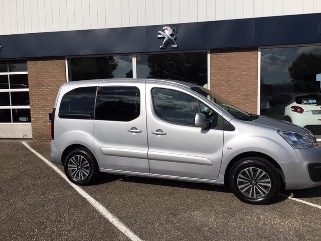 Peugeot Partner tepee 1.2 110pk active | trekhaak | apple carplay | airco |