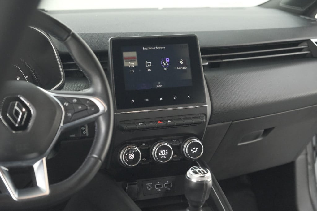 Renault Clio tce 100 intens | parkeersensoren | apple carplay | climate con