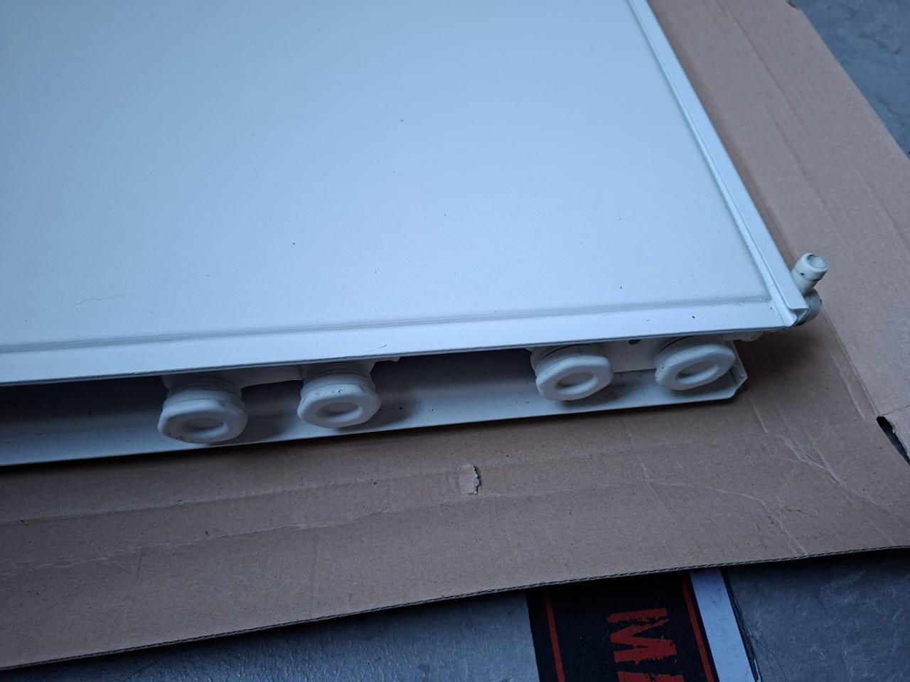 Vasco Flatline radiator 40x40cm S600 White Fine Texture