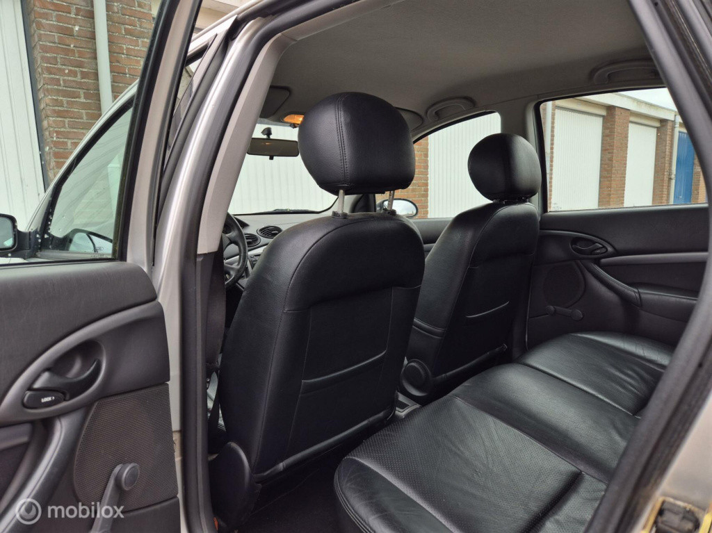 Ford Focus 1.6-16v / airco / dealeronderhouden / origineel nl