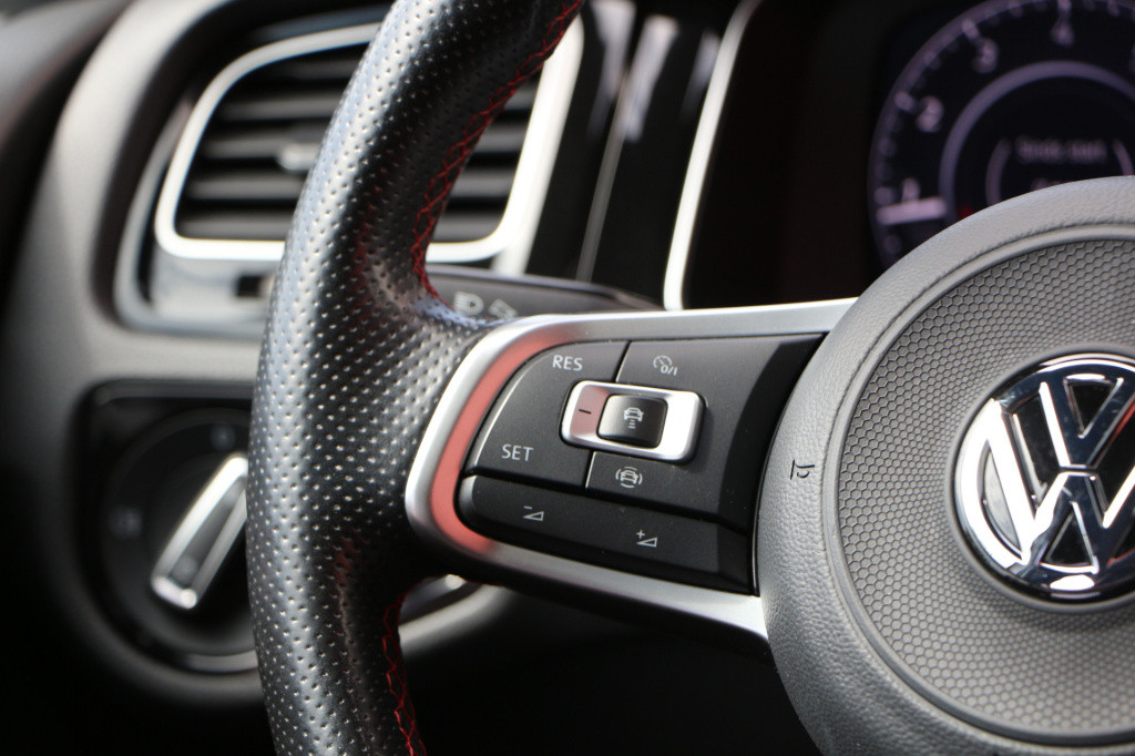 Volkswagen Golf 2.0 tsi gti tcr | akrapovic | pano | discover pro