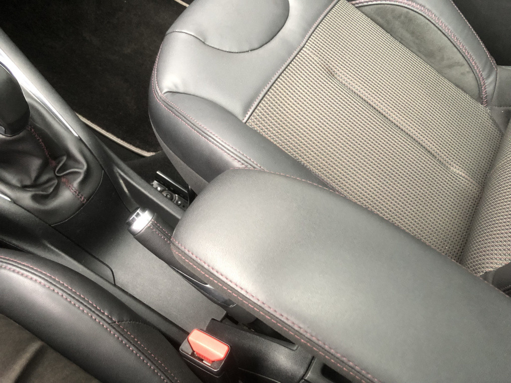 Peugeot 208 1.6 vti 120pk panoramdak 3-drs