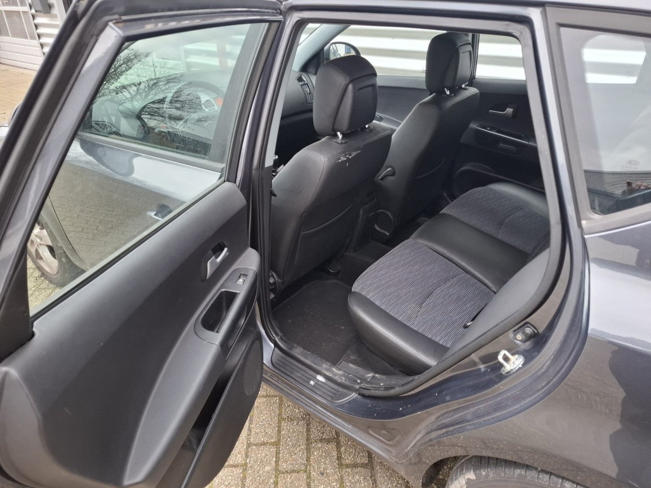 Kia cee'd Sporty Wagon 1.6 Business Edition