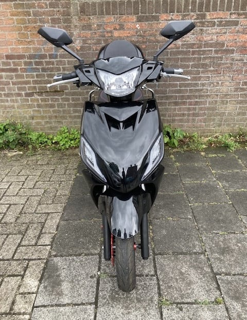 GEEN RIJBEWIJS ? NIET NODIG MET DEZE STOERE IVA T3 SCOOTER !