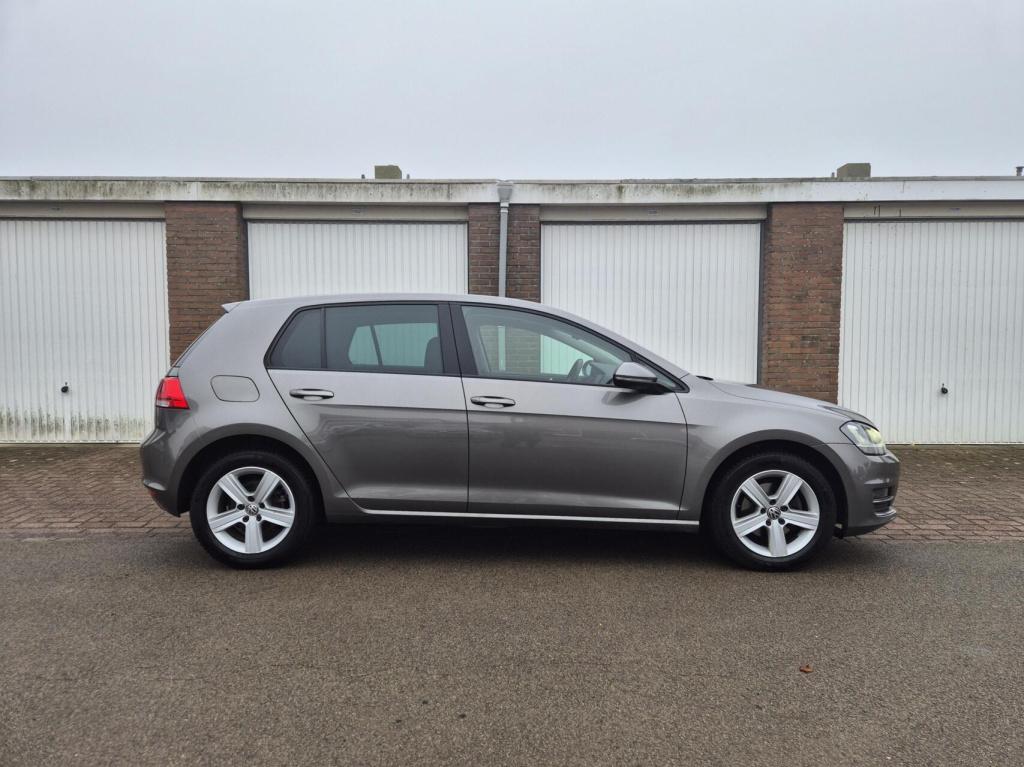 Volkswagen Golf 1.4 tsi highline / 5-deurs / massagestoel / cruisecontrol /