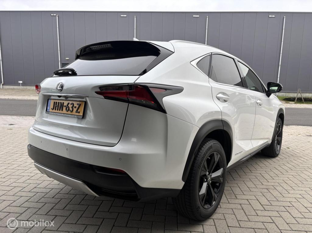 Lexus Nx 300h awd luxury line
