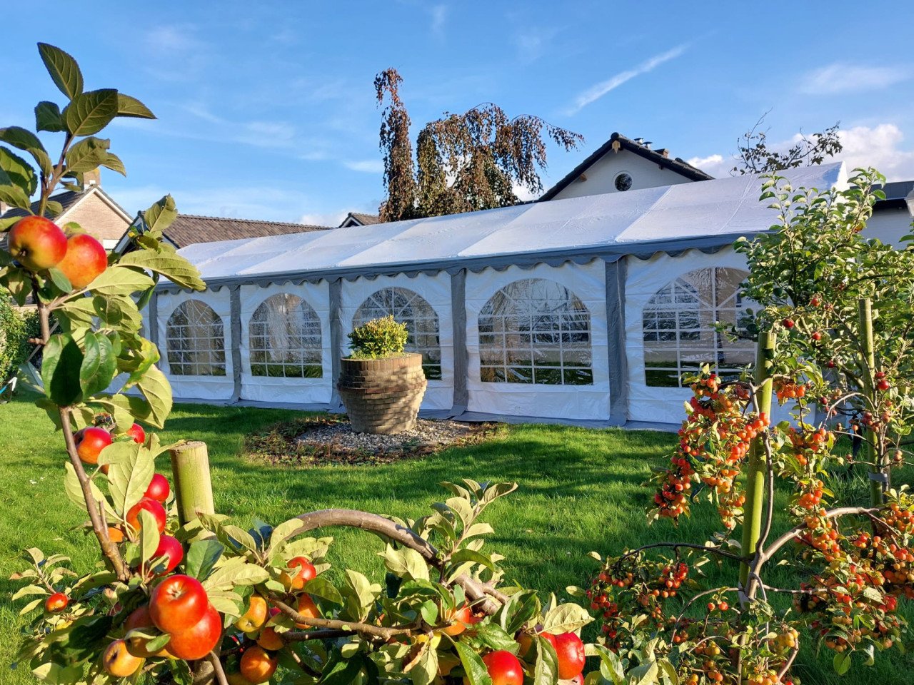 Partytent 4 x 8 meter te huur