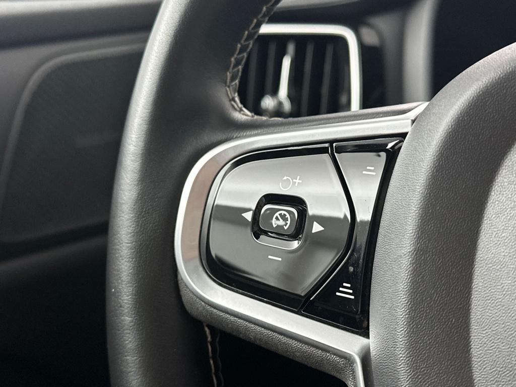 Volvo V60 t8 390pk recharge r-design| pano| 360camera| hud| adap.cruise