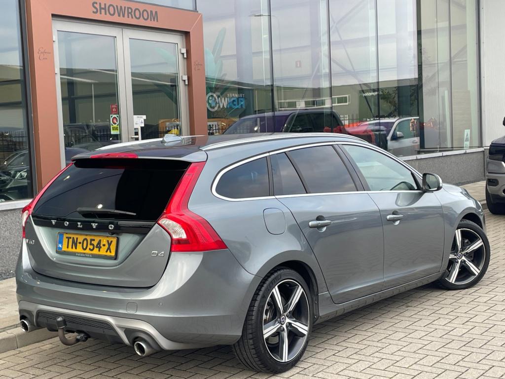 Volvo V60 2.0 d4 r-design automaat | schuifdak | leder | trekhaak