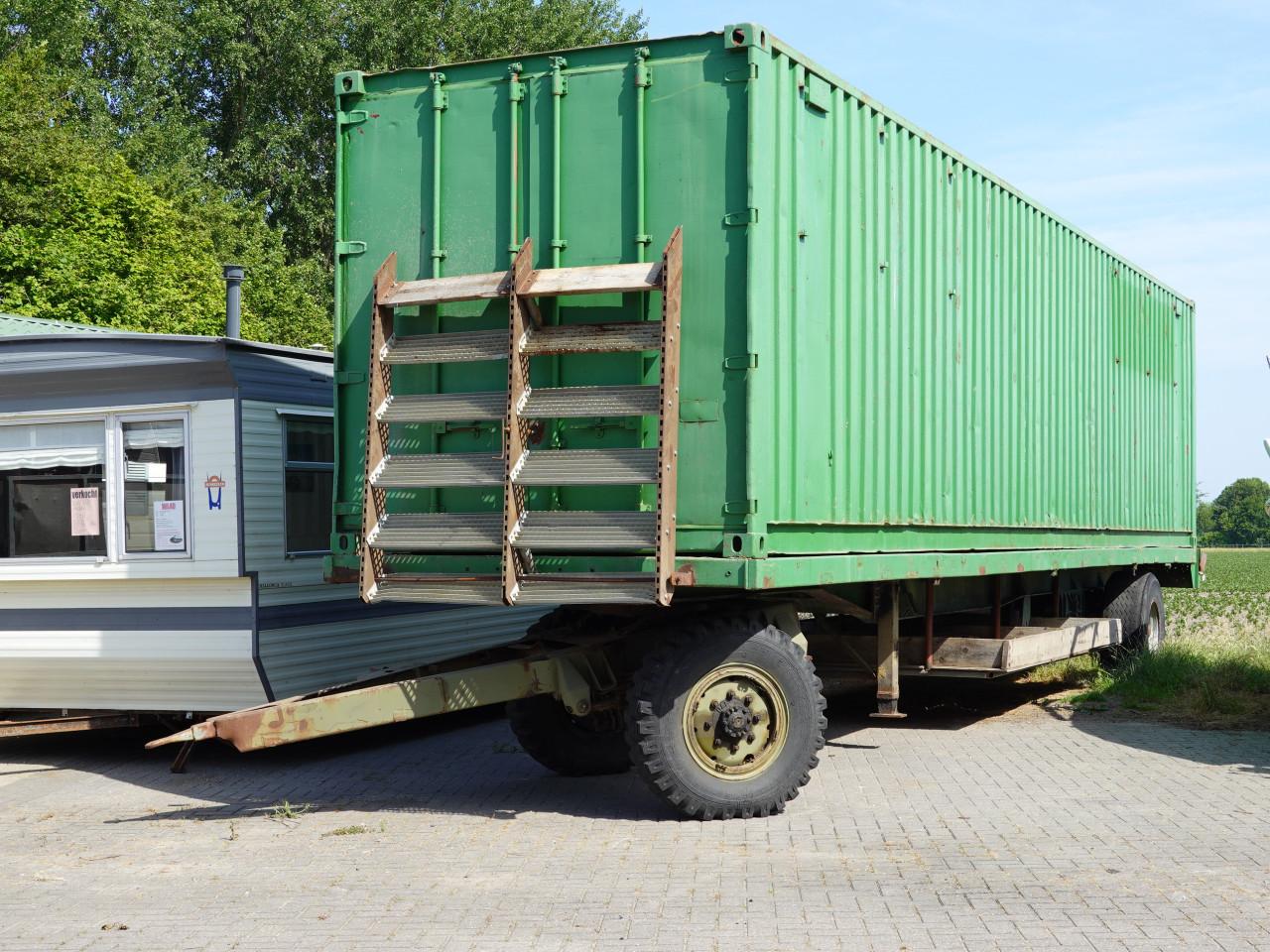 Diverse containers voor (tijdelijke) opslag, schuilstal of bedrijfsruimte