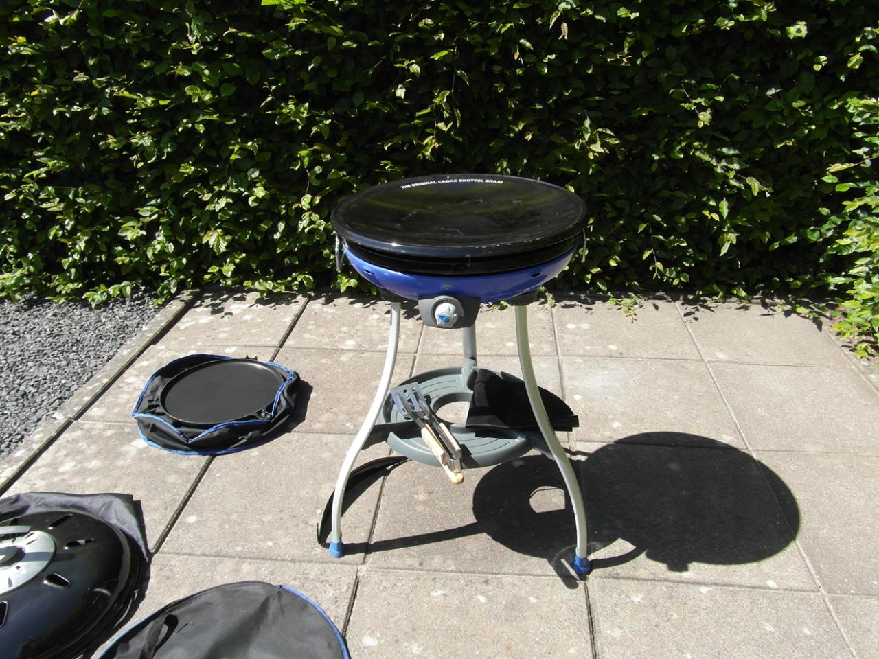 Cadac Safari Chef skottelbraai met veel accessoires in handige opbergtassen