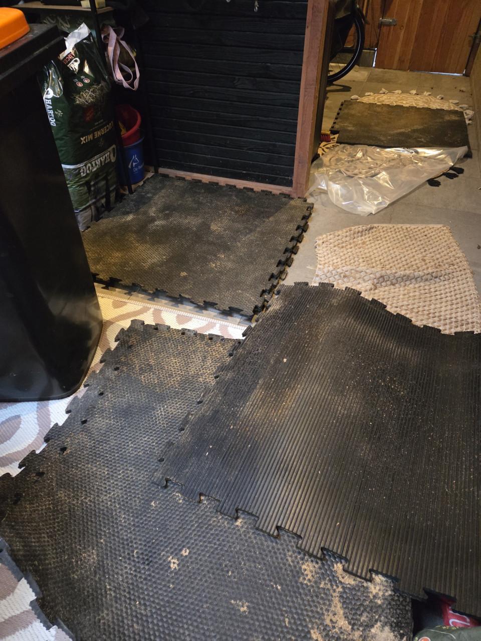 ZGAN waterdichte stalmatten (een week gebruikt!) koopje factuur aanwezig