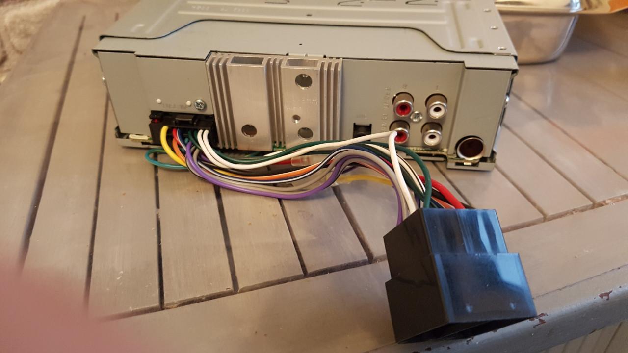 JVC Autoradio met USB en Bluetooth incl. microfoon en kabel boom