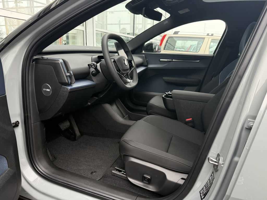 Volvo Ex30 nieuwprijs € 48.395 | extended range ultra