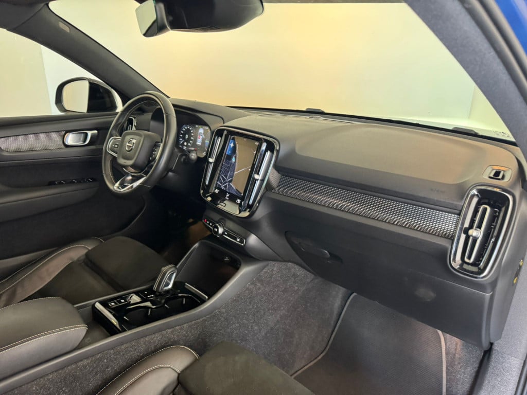 Volvo XC40 1.5 t4 recharge r-design