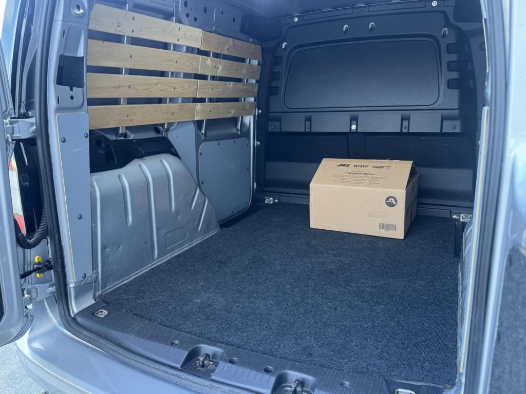 Volkswagen Caddy cargo 2.0 tdi trend airco / n.a.p / verlaagd / spoilers / 
