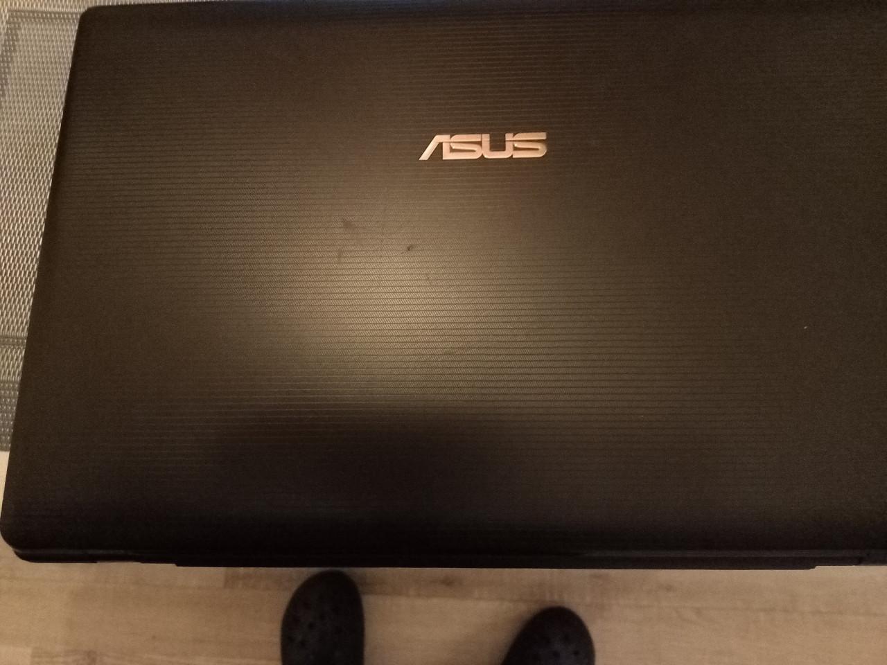 Asus laptp 17'' scherm
