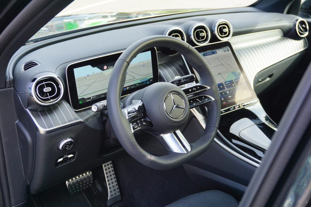 Mercedes-Benz Glc 220d 4matic amg line l nieuw model l distronic plus l pan