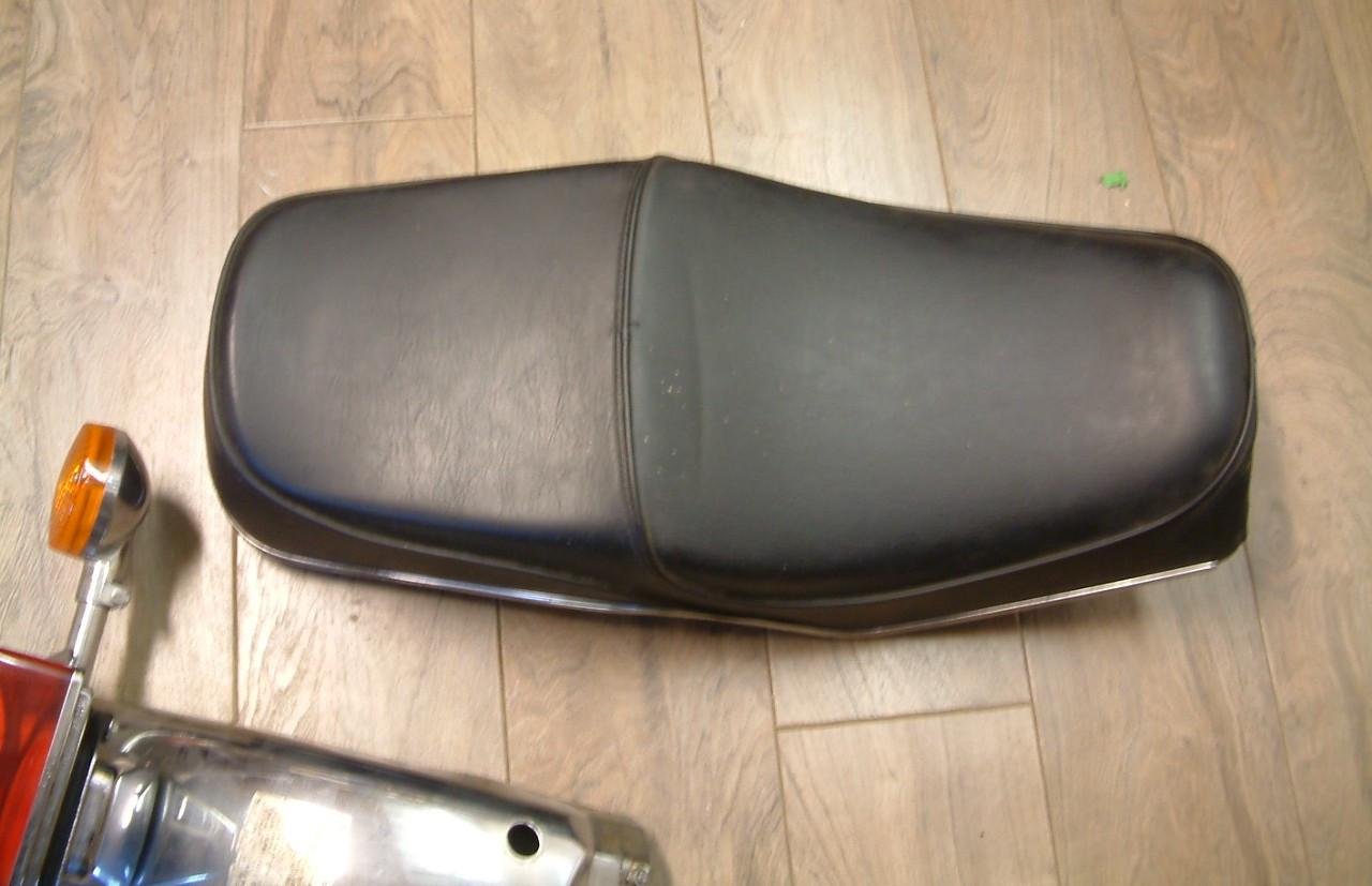 Nieuw zadel honda  cb 650  en andere  oudere model van honda  120 euro