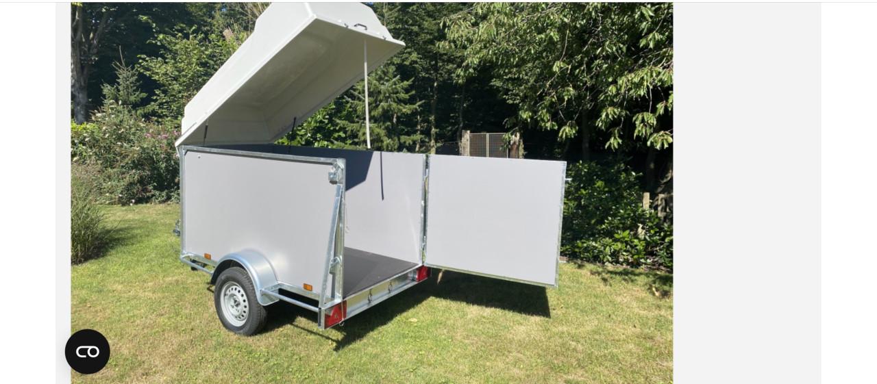 Compacte geloten aanhangwagen met deksel