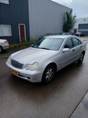 Mercedes C180 compressor-2004-km225345 NAP-Airco-6 bak-trekhk-lmvelg-3800,=
