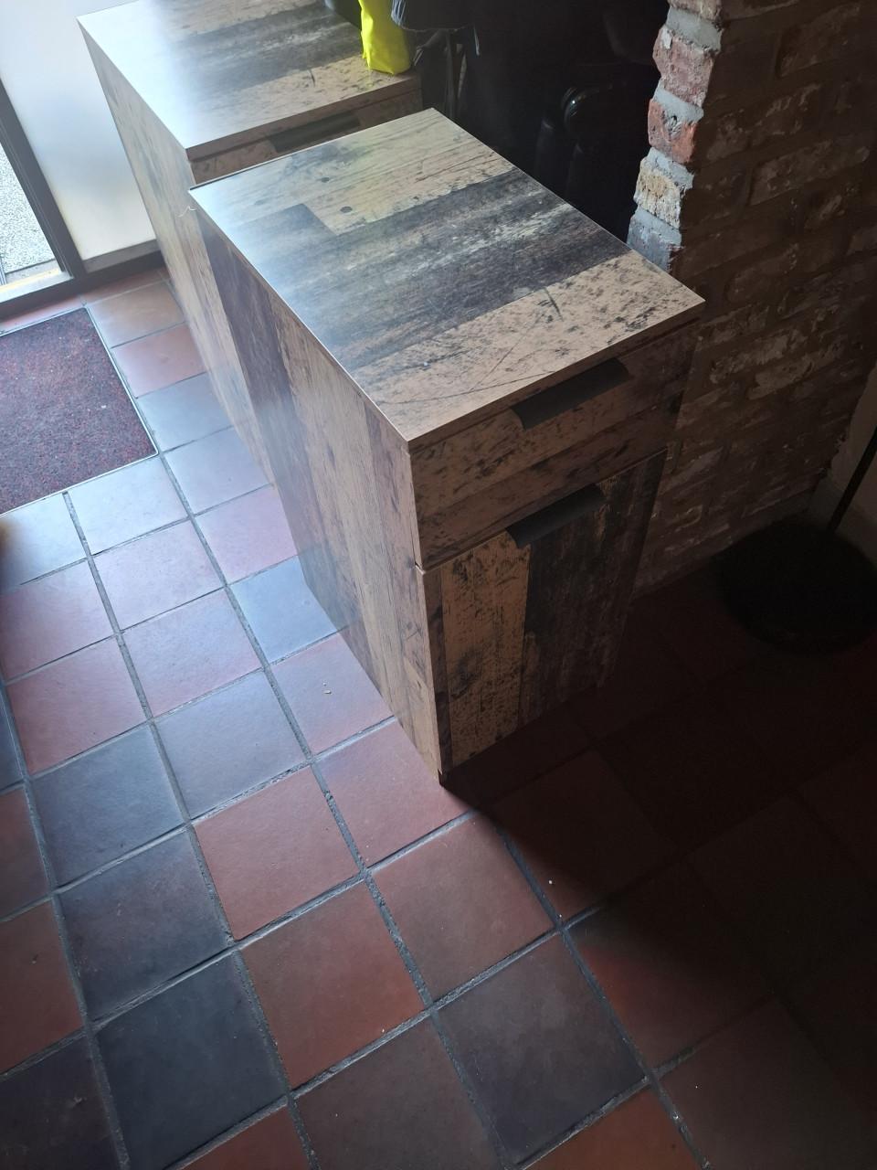 4 kasten en 1 gratis kast ook als dressoir te zetten