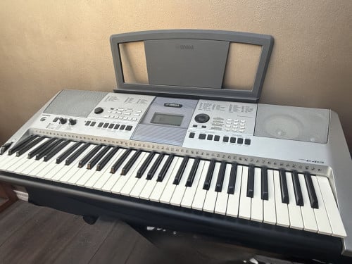 Keyboard Yamaha PSR E413