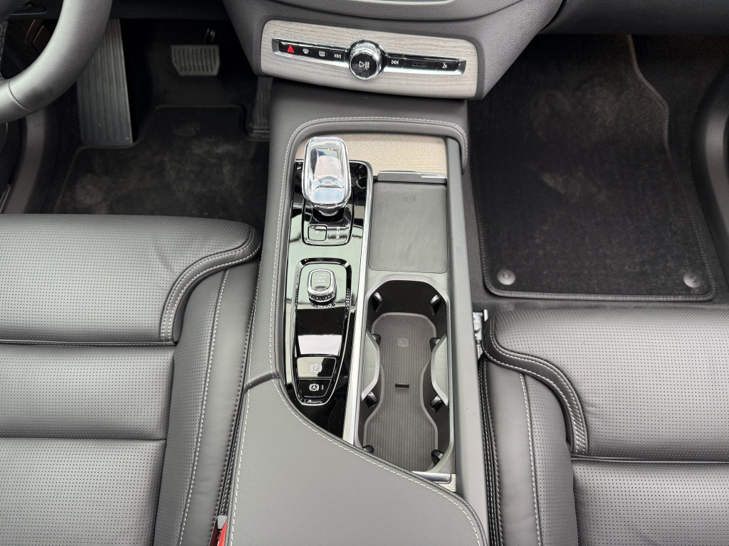 Volvo XC90 t8 awd ultra dark massage stoelen actieprijs!!