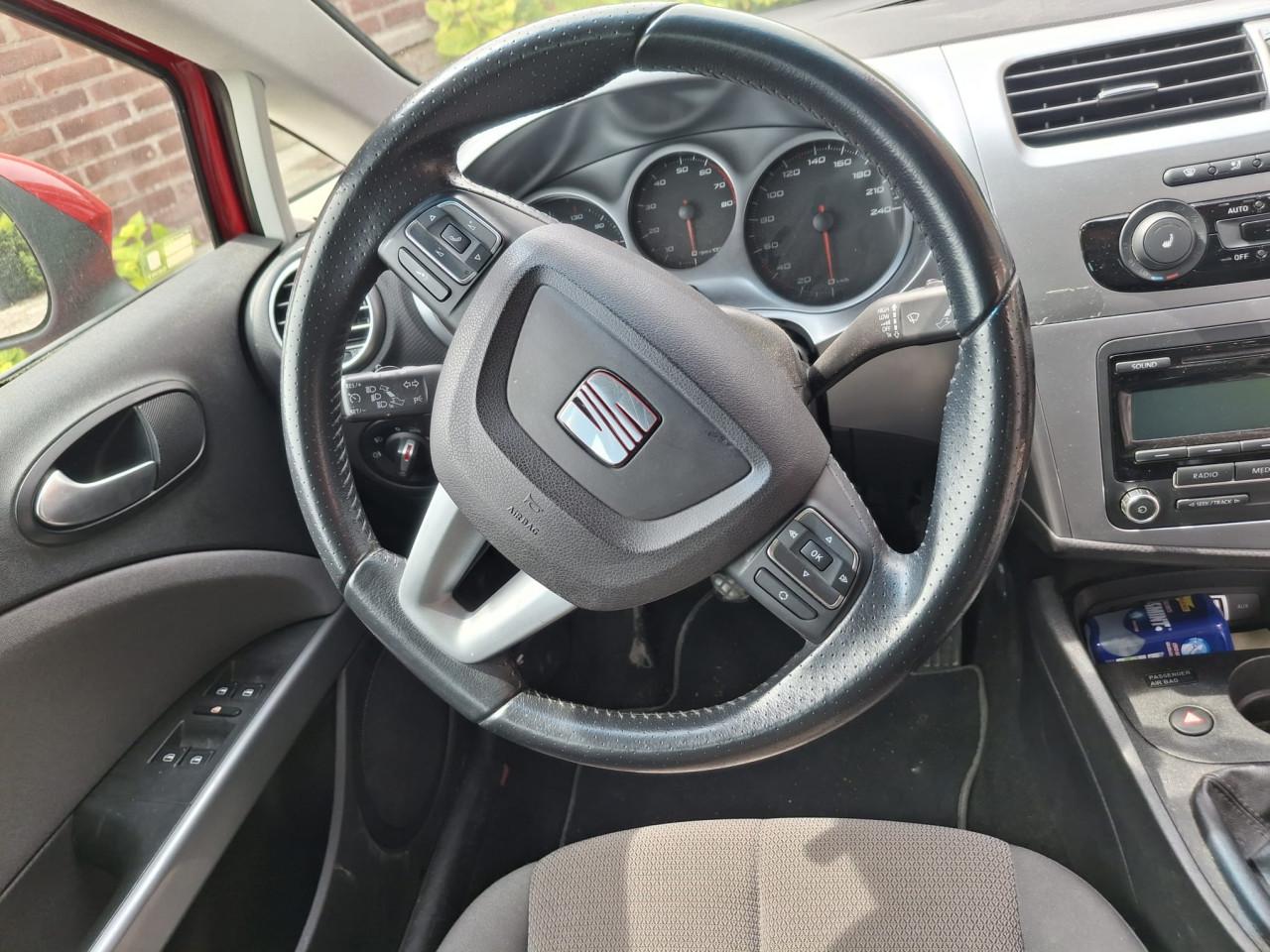 Nette Seat Leon BUSINESSLINE 2012 1.2 TSI rood