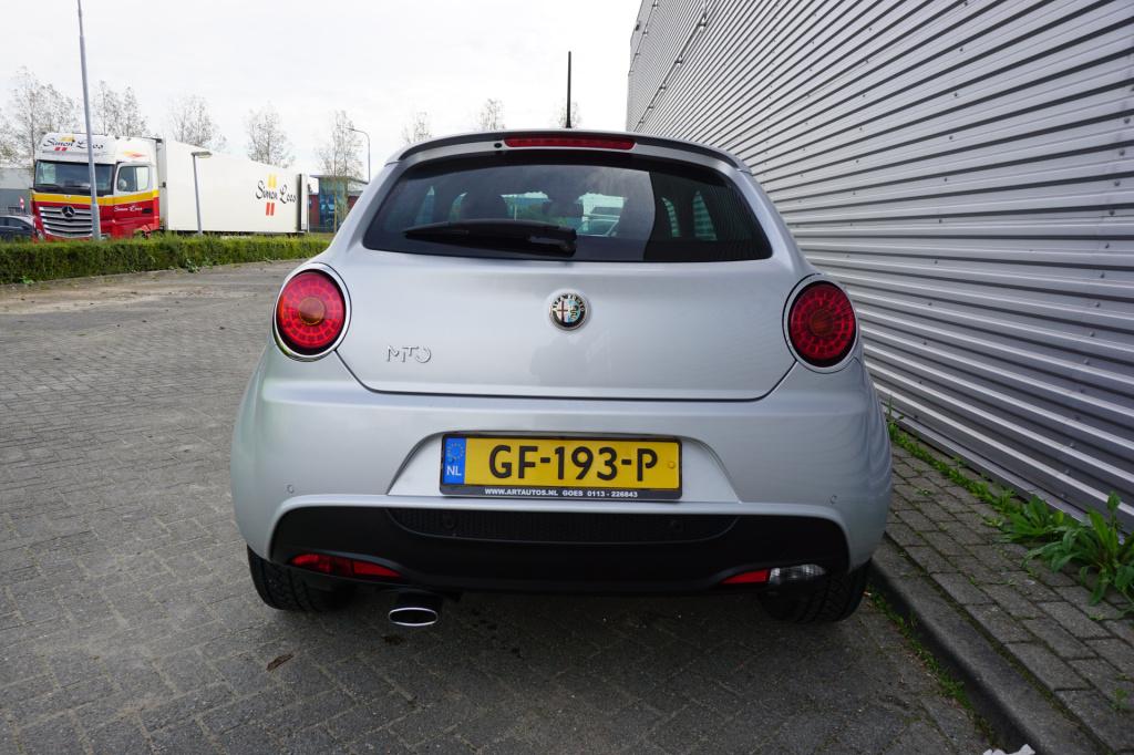Alfa Romeo MiTo 0.9 twinair distinctive climate / navi / cruise / leder / p