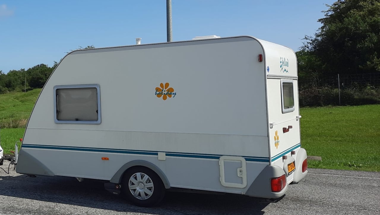 Compacte Eifelland caravan met mover!