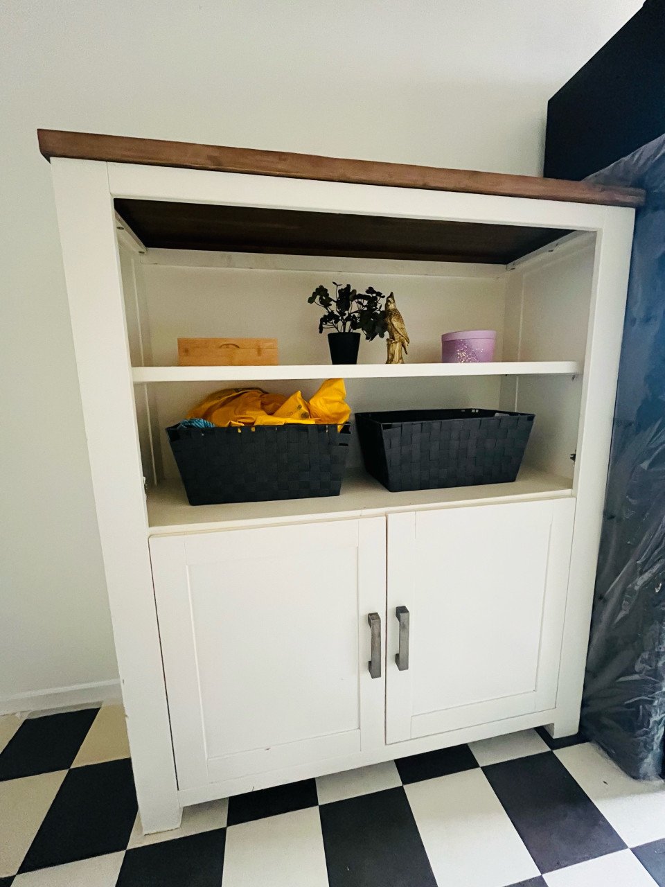 Kast voor in de keuken of woonkamer zwaar