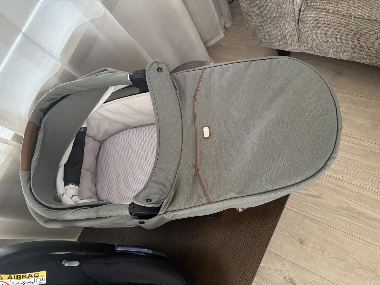 Kinderwagen musty nio