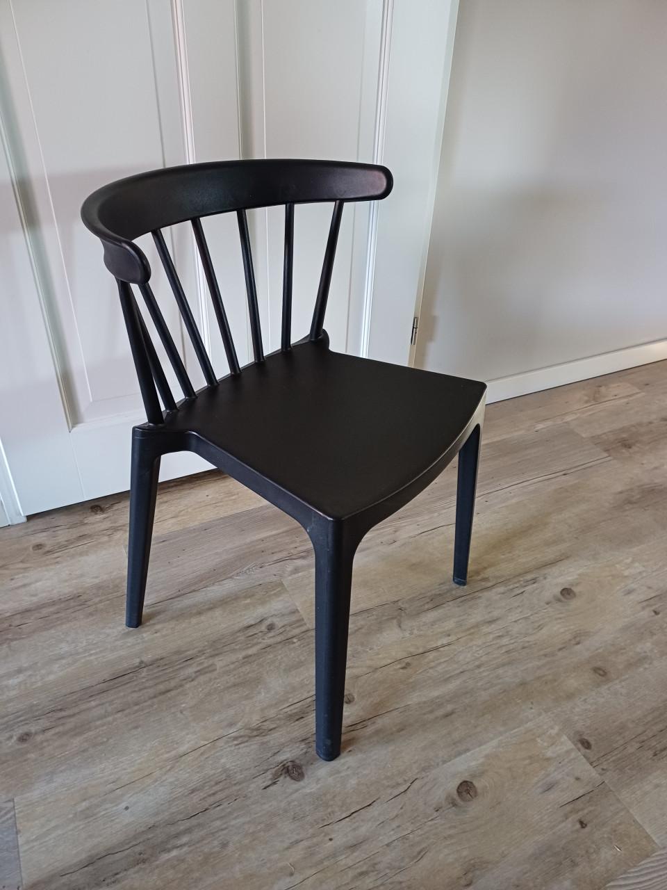 Zwarte ronde eettafel